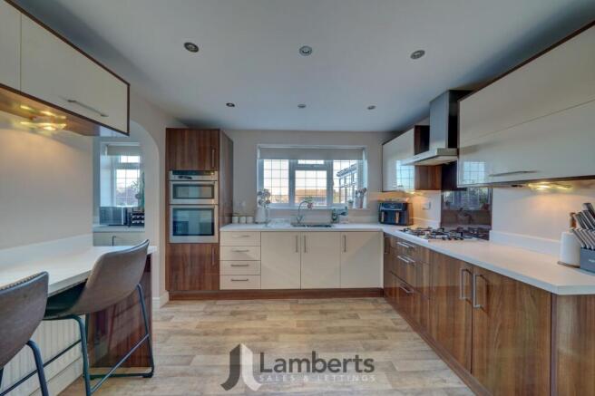 Kitchen/Breakfast Room