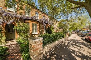 68, Frances Road, Windsor SL4 3AJ