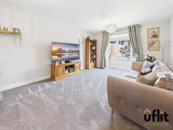 5 bed Detached for sale Image 6