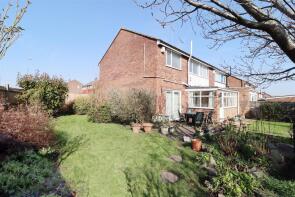 19, Wessex Drive, Erith DA8 3AA