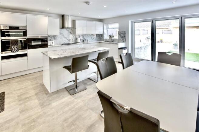 3 bed Bungalow for sale Image 7