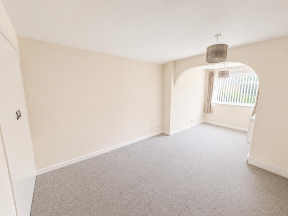 1 bed Semi-Detached Bungalow to rent Image 7