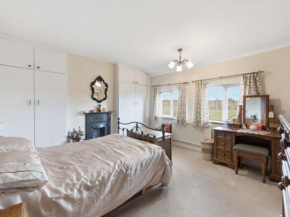 2 bed Semi-Detached for sale Image 11