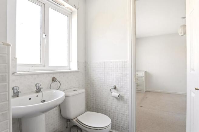 4 bed Detached for sale Image 12