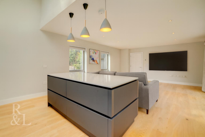 VITUALLY STAGED  (1).png