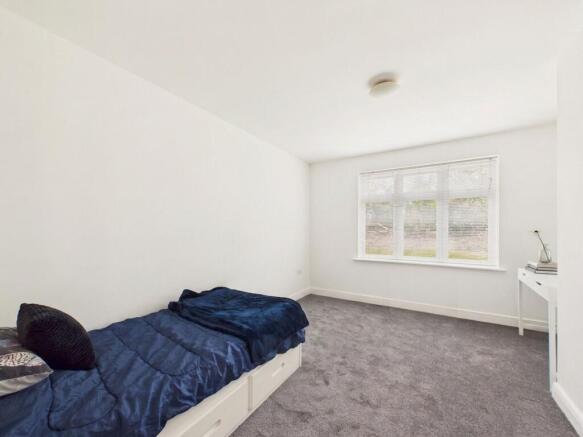 2 bed Flat for sale Image 5