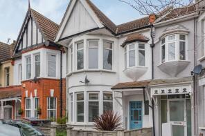 5, Fleetwood Avenue, Westcliff-on-sea SS0 9RA