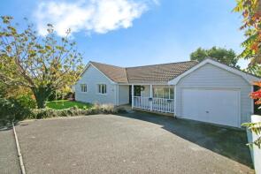 32, Trethiggey Crescent, Newquay TR8 4LF