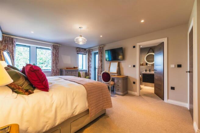 2 bed Apartment for sale Image 11