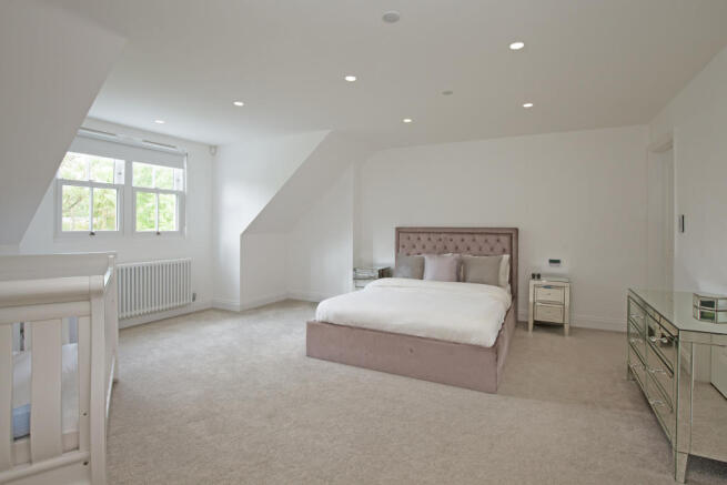 MAIN BEDROOM