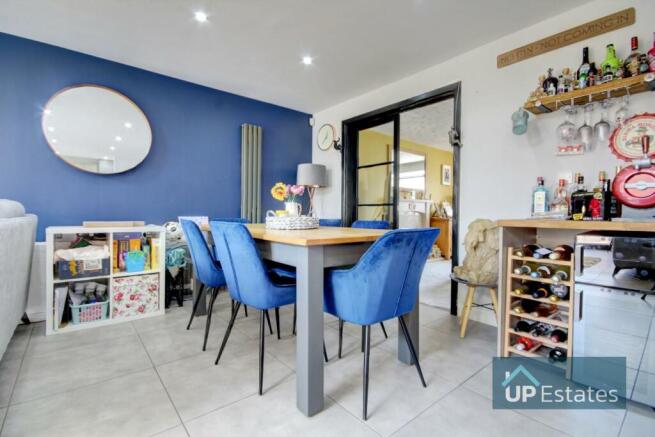 LIVING KITCHEN DINER