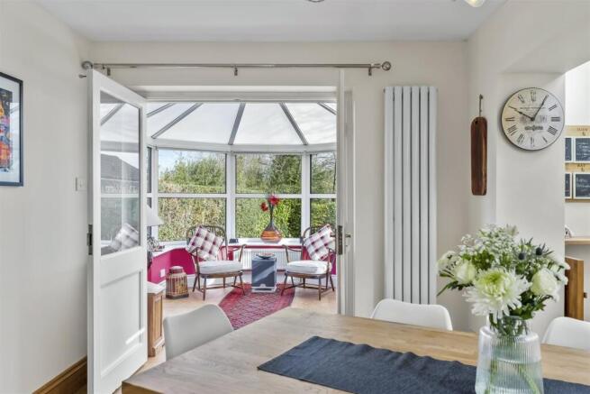 6 bed Detached for sale Image 8