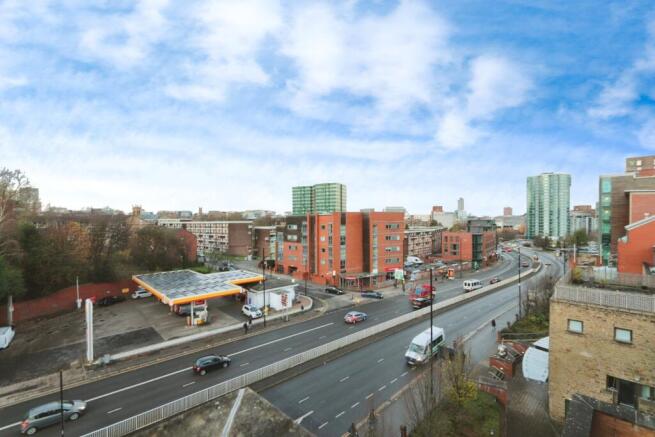 3 bed Penthouse for sale Image 12