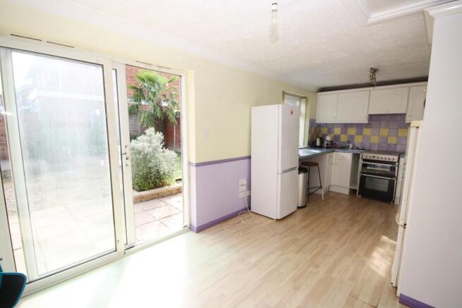 19' Kitchen & Dining
