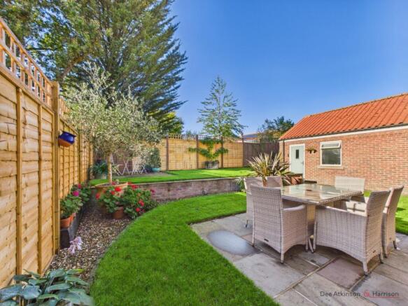 5, Westgate Gardens, Nafferton, YO25 4NZ photo 4
