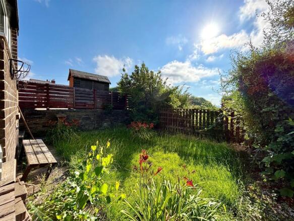 2 bed Semi-Detached to rent Image 11