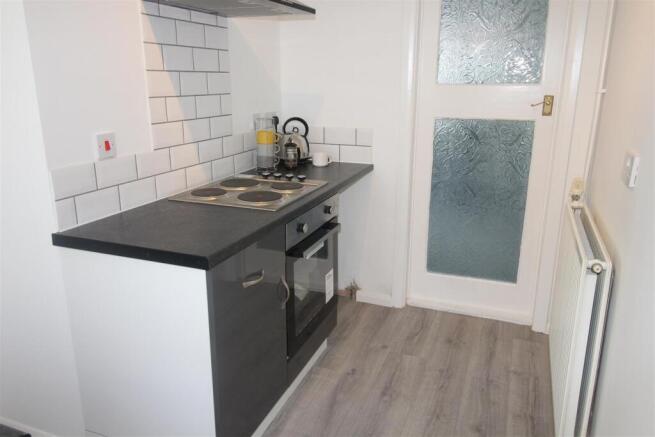 ADDITIONAL VIEW OF THE KITCHEN