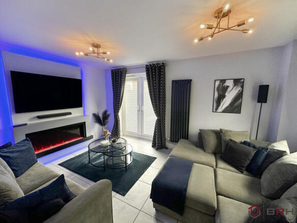 3 bed Semi-Detached for sale Image 6