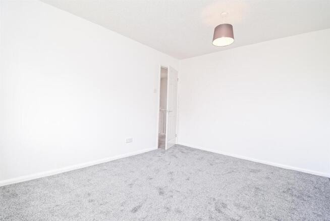 3 bed Semi-Detached to rent Image 12