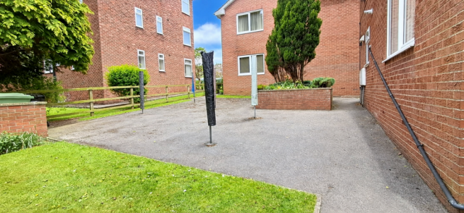 2 bed Flat for sale Image 10