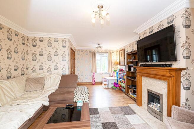 Lounge/Dining Room