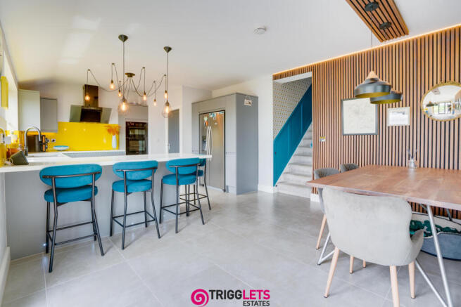 4 bed Detached for sale Image 7