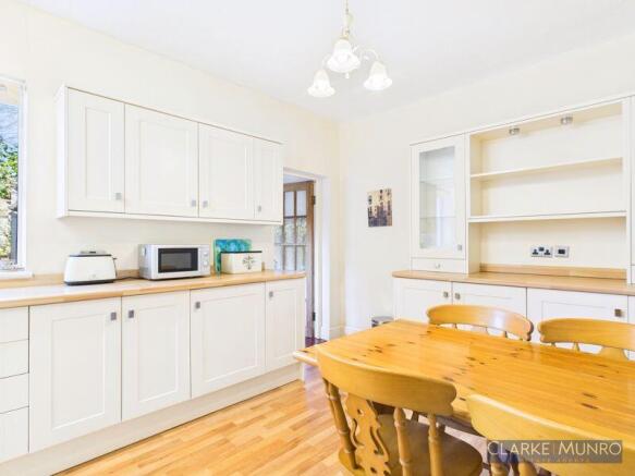 4 bed Terraced for sale Image 6
