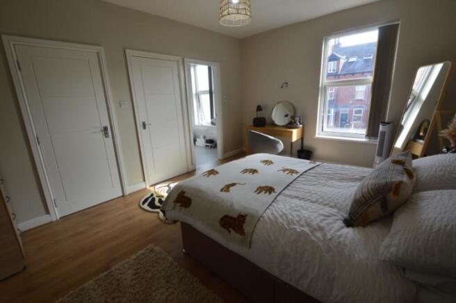 3 bed Semi-Detached to rent Image 9