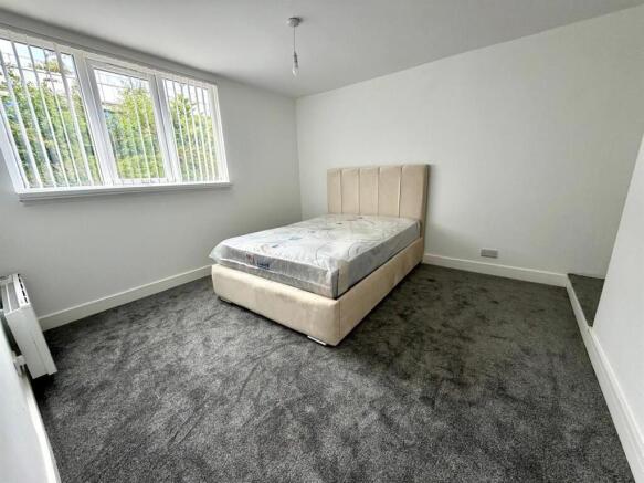 4 bed Terraced to rent Image 4