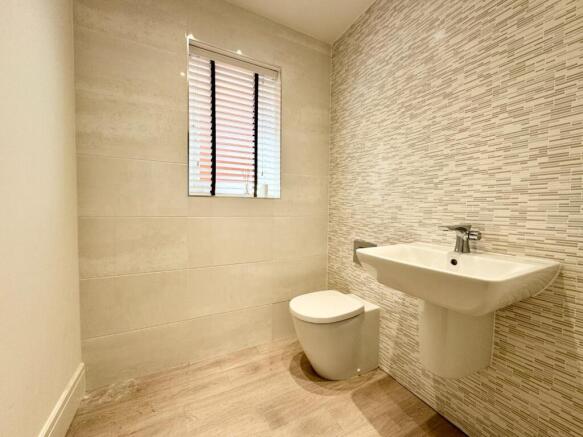 4 bed Detached for sale Image 10