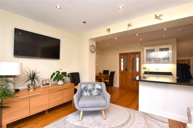 3 bed Semi-Detached for sale Image 12