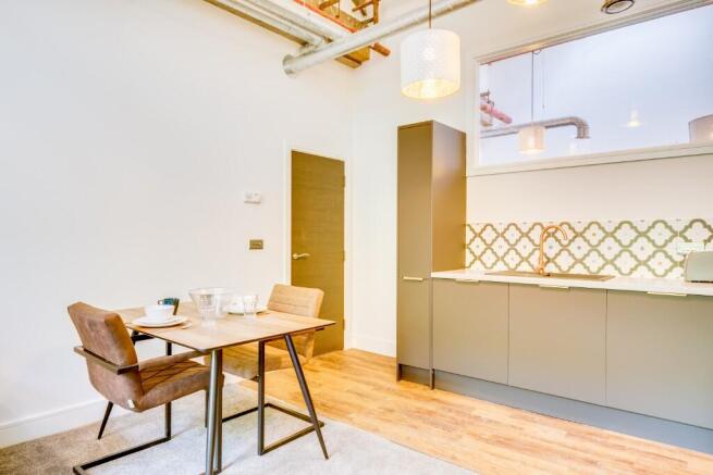 1 bed Apartment to rent Image 4
