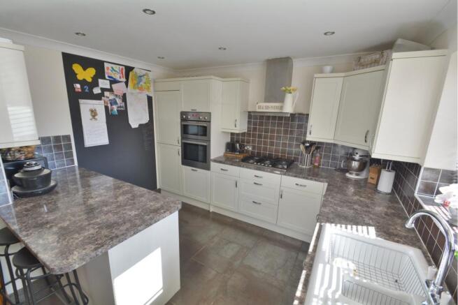 Kitchen / Breakfast