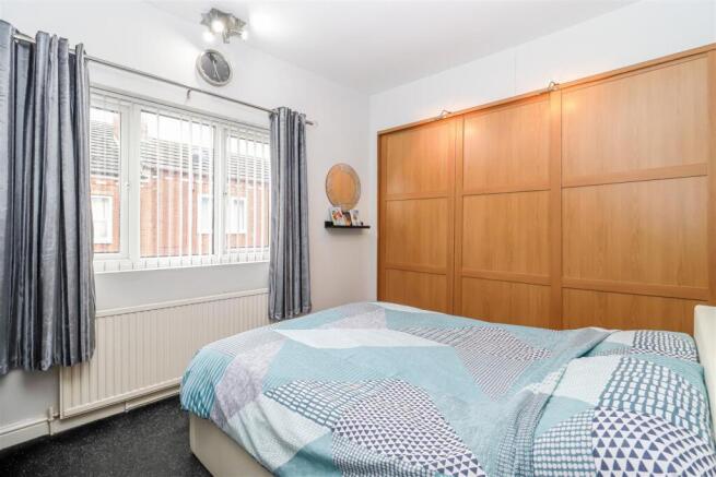 2 bed Terraced for sale Image 6