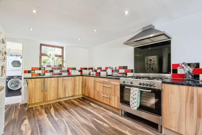 4 bed Detached for sale Image 5