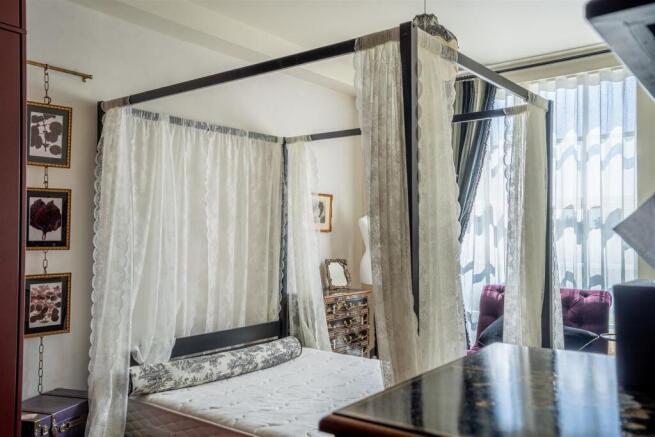 1 bed Apartment to rent Image 12