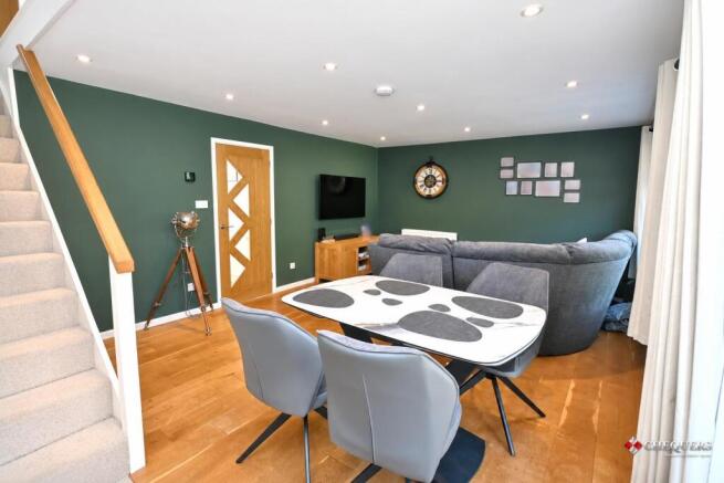 Lounge/ dining room