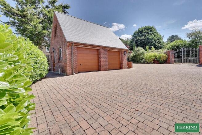 Detached Garage