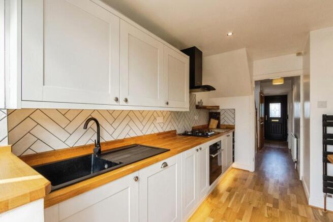 4 bed Semi-Detached for sale Image 7