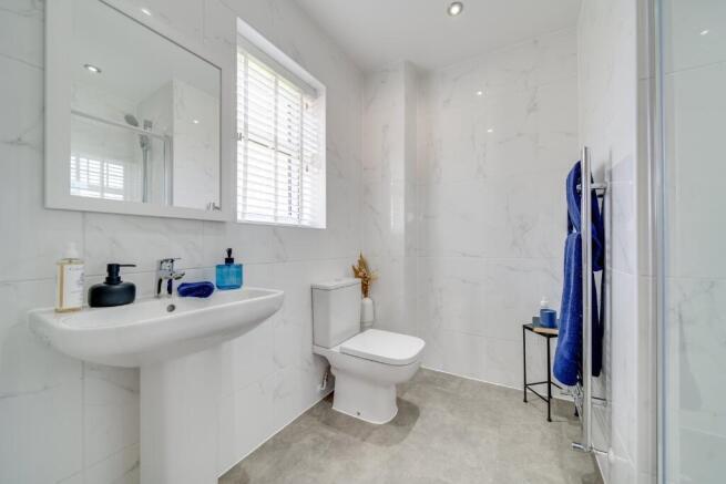 4 bed Detached for sale Image 12