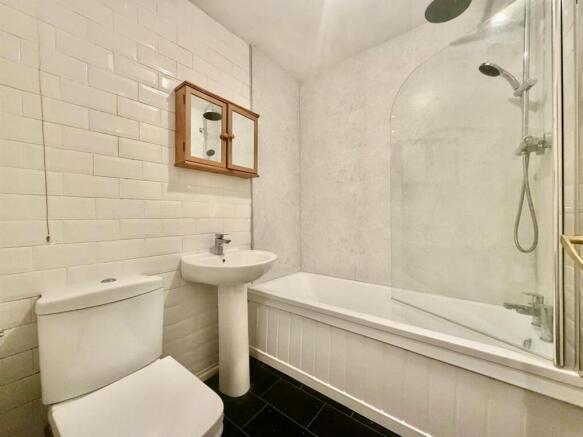 3 bed Town House for sale Image 12