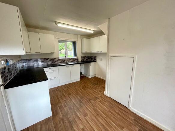 Holmwood Avenue, Rhostyllen, Wrexham photo 5