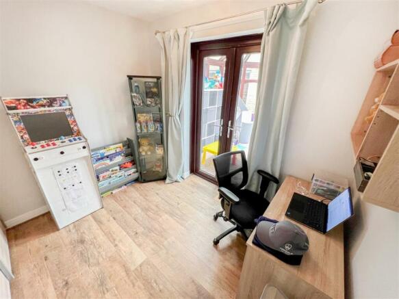 HOME OFFICE / PLAYROOM