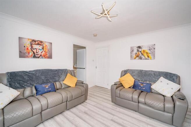 81 Balbeggie Street Dundee-4.jpg