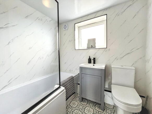 3 bed Terraced for sale Image 12