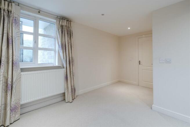 Bedroom 1-3.jpg