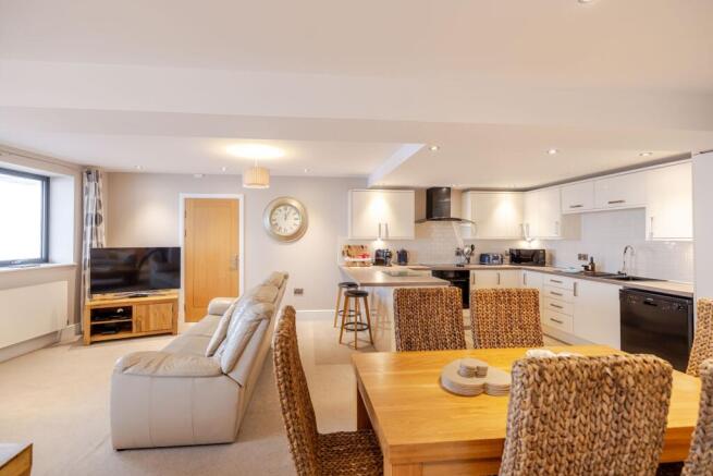 3 bed Duplex for sale Image 5