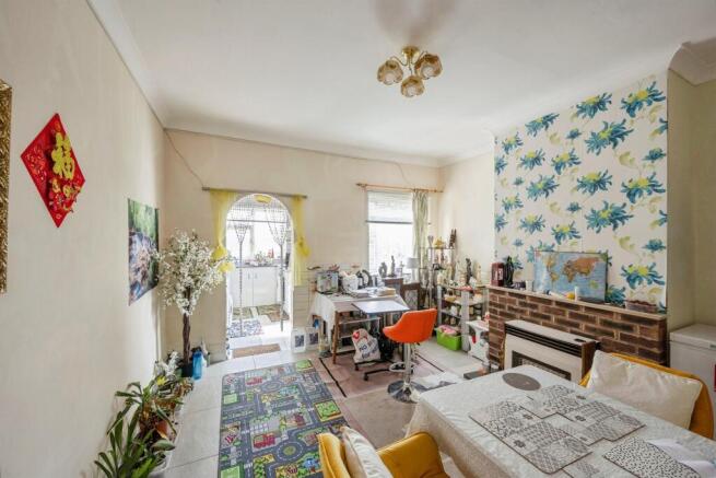 2 bed Terraced for sale Image 5