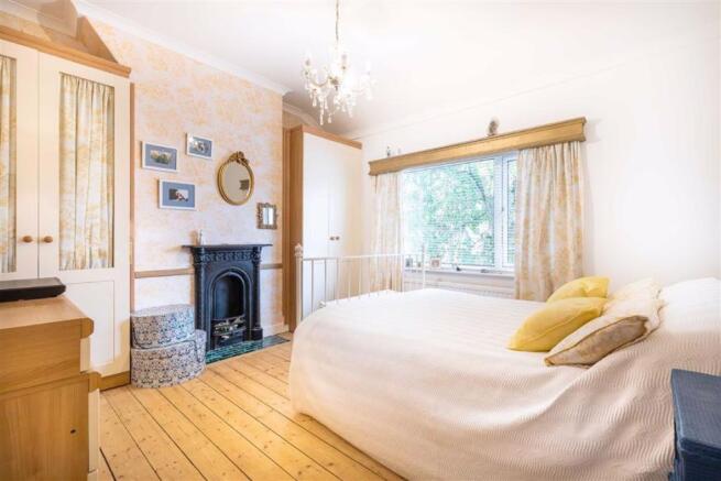 BEDROOM (front)