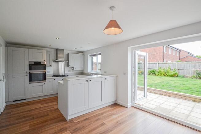 Kitchen & Dining Area
